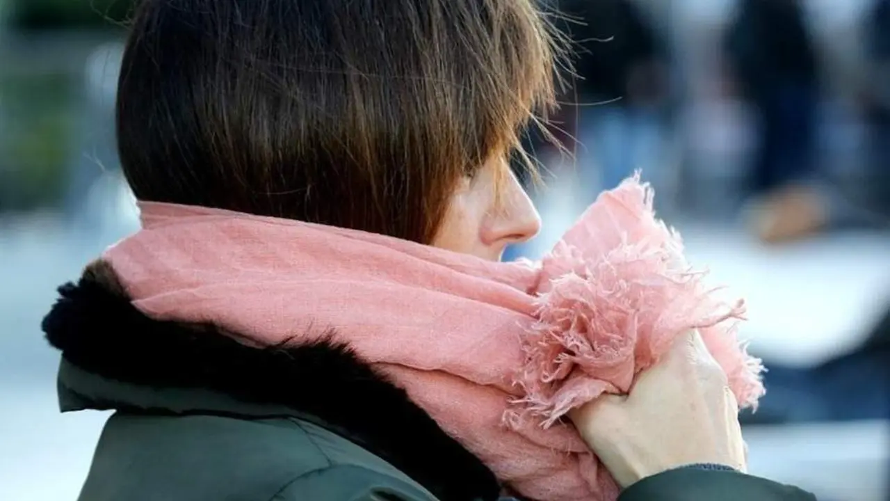 Mujer bien abrigada. - Europa Press