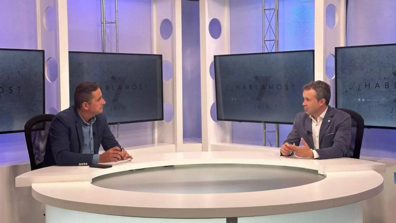 Oca&ntilde;a y Mill&aacute;n en el programa 'Hablamos'.  - VIVA Ja&eacute;n