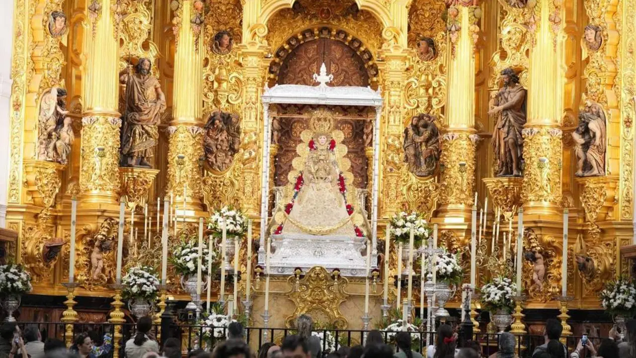 La Virgen del Roc&iacute;o, en su paso. - Europa Press