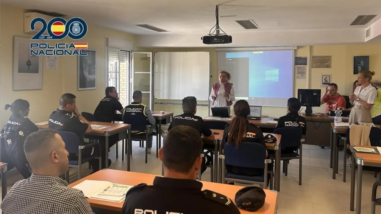 PRUEBAS POLIC&Iacute;A NACIONAL. - VIVA