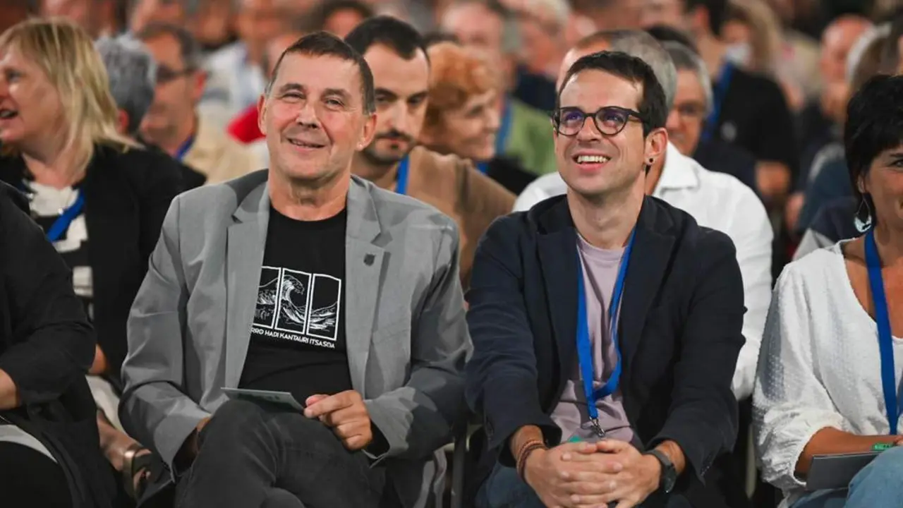 Arnaldo Otegi (i). - EP