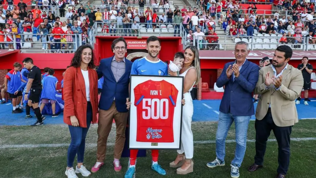 Homenaje a Iv&aacute;n Turrillo por sus 500 partidos. - Andy Ragel