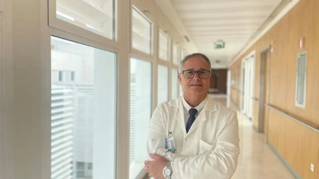El doctor Rafael Espino Aguilar. - QUIR&Oacute;NSALUD