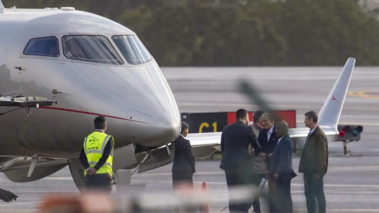 A punto de subir al avi&oacute;n. - EFE
