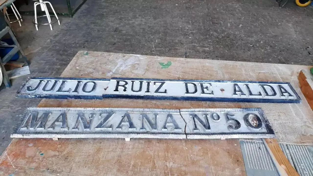 R&oacute;tulo de Julio Ruiz de Alda reci&eacute;n recuperado.  - Andaluc&iacute;a Informaci&oacute;n