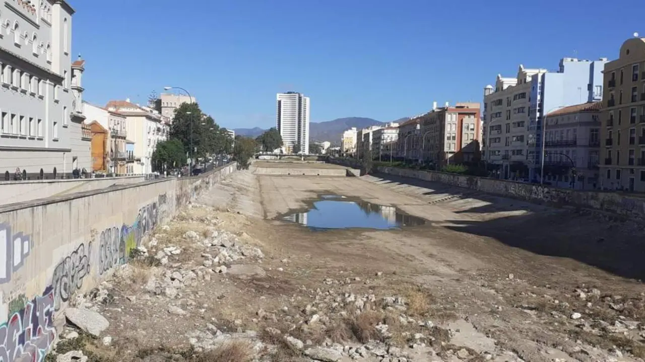 Cauce urbano del Guadalmedina. - Arroyo