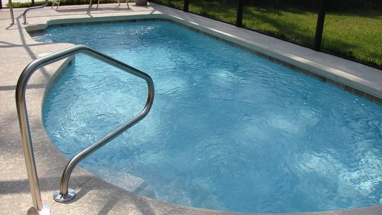 Imagen de archivo de una piscina. - EP