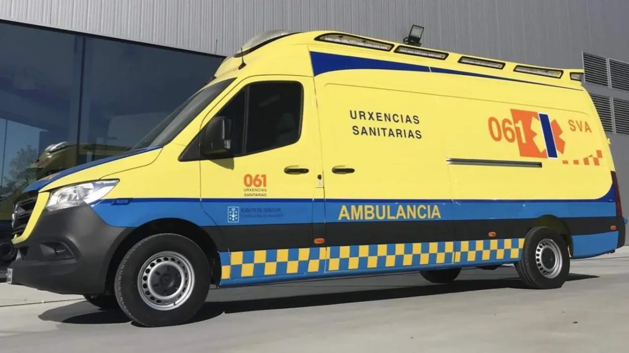 Ambulancia del 061-Urxencias Sanitarias de Galicia. - URXENCIAS SANITARIAS-061