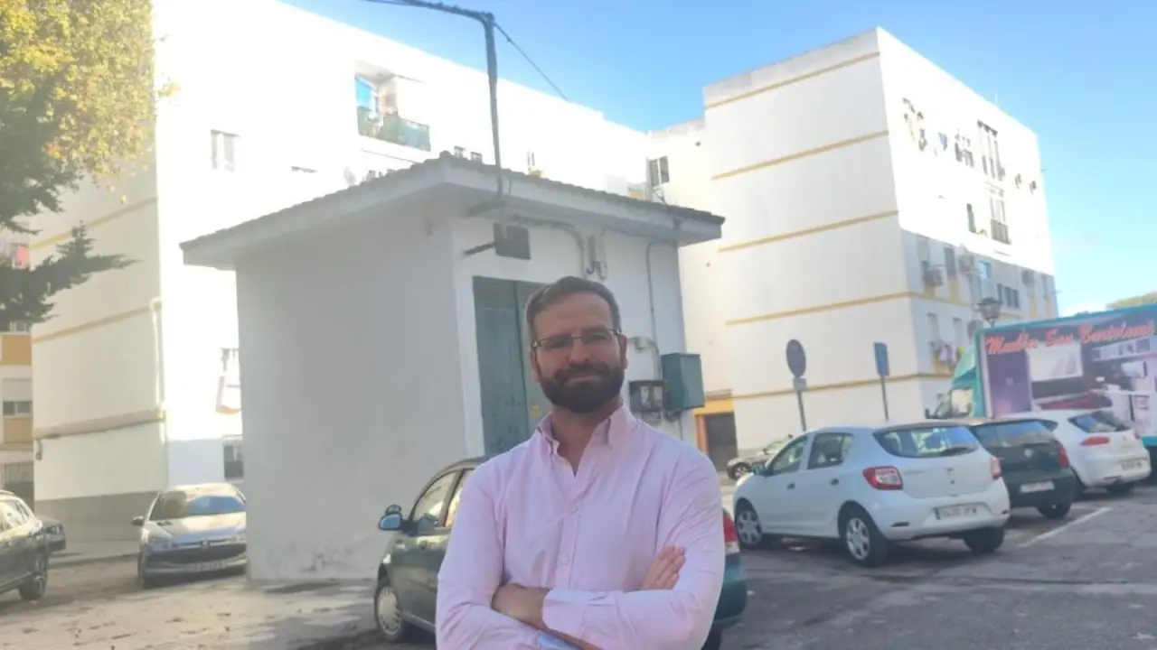 Javier Botella en la Barriada de Pinillo Chico.  - viva