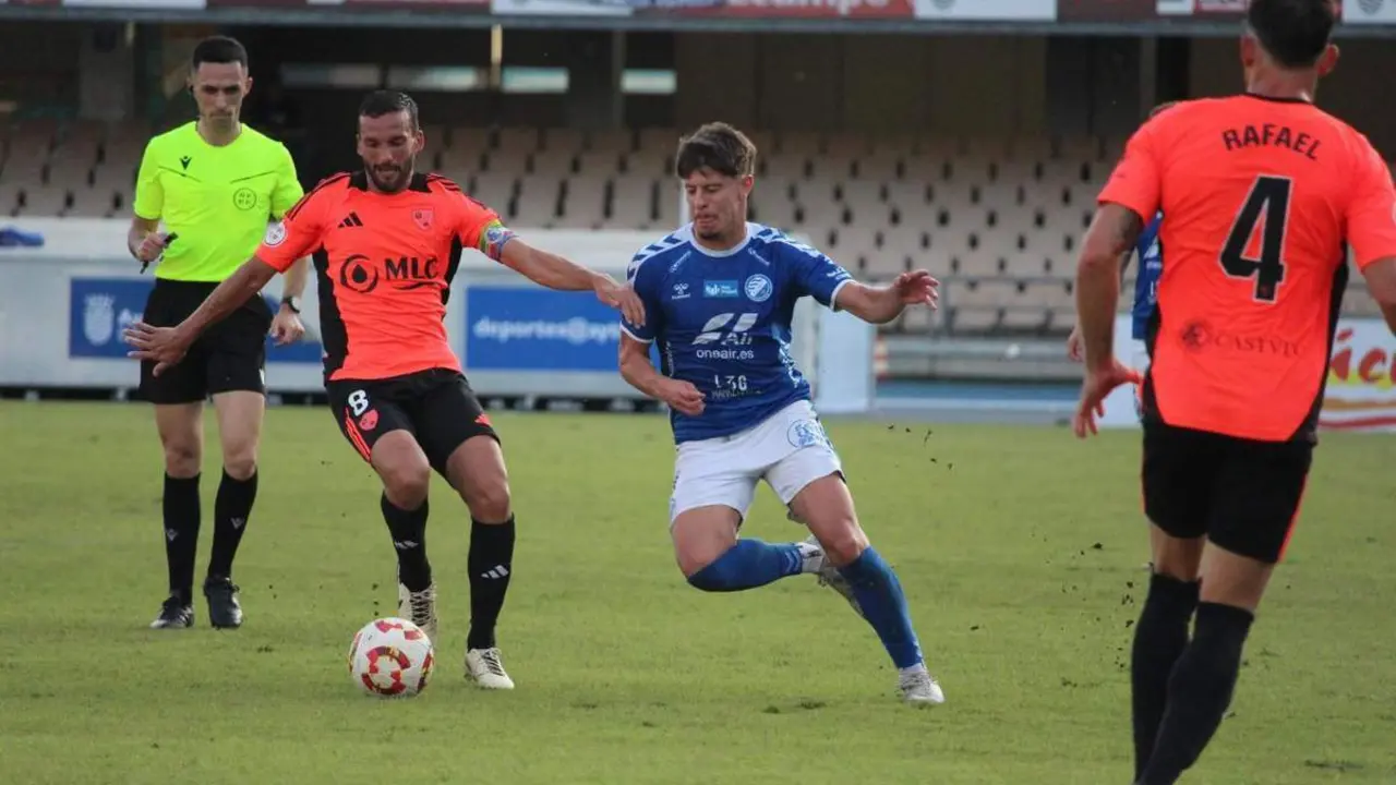 Tet&eacute;, durante una acci&oacute;n del partido. - xerezdfc.com