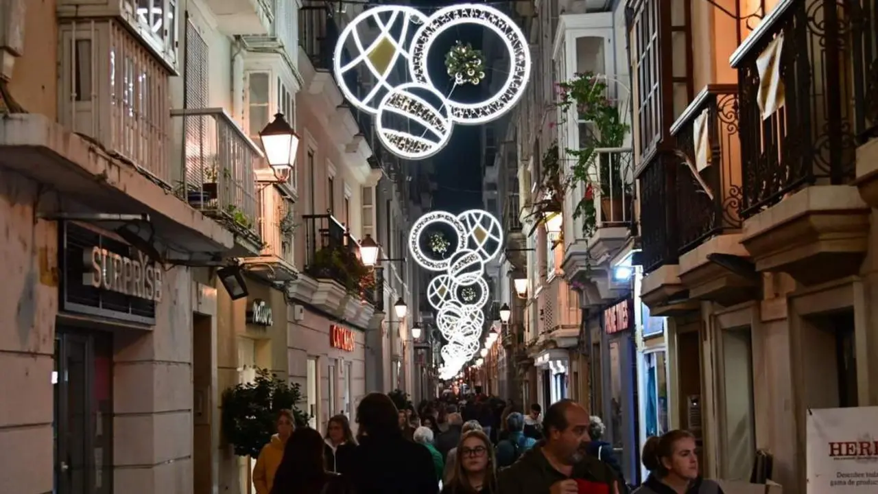 Alumbrado de Navidad en C&aacute;diz 2023. - Eulogio Garc&iacute;a