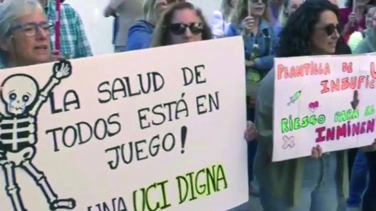Protesta por la UCI del Hospital de Puerto Real. - VIVA