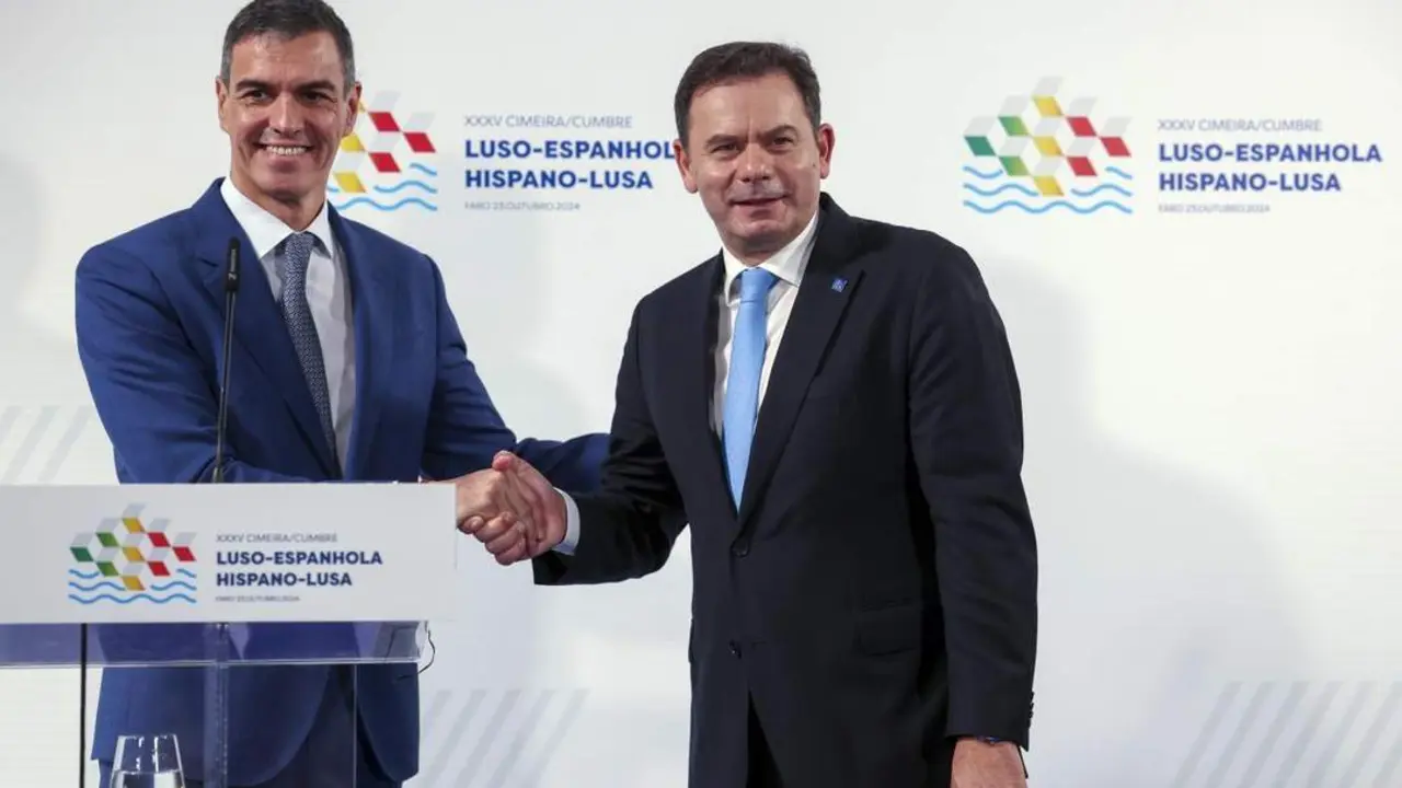 S&aacute;nchez y Montenegro en la Cumbre Hispano-Lusa. - EFE