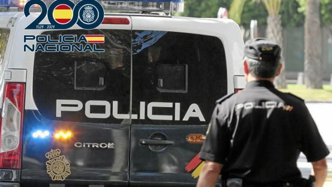 Polic&iacute;a Nacional. - EP