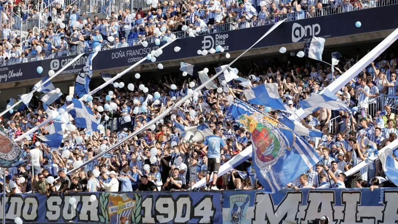La grada de animaci&oacute;n de La Rosaleda, en una imagen de archivo. - MCF