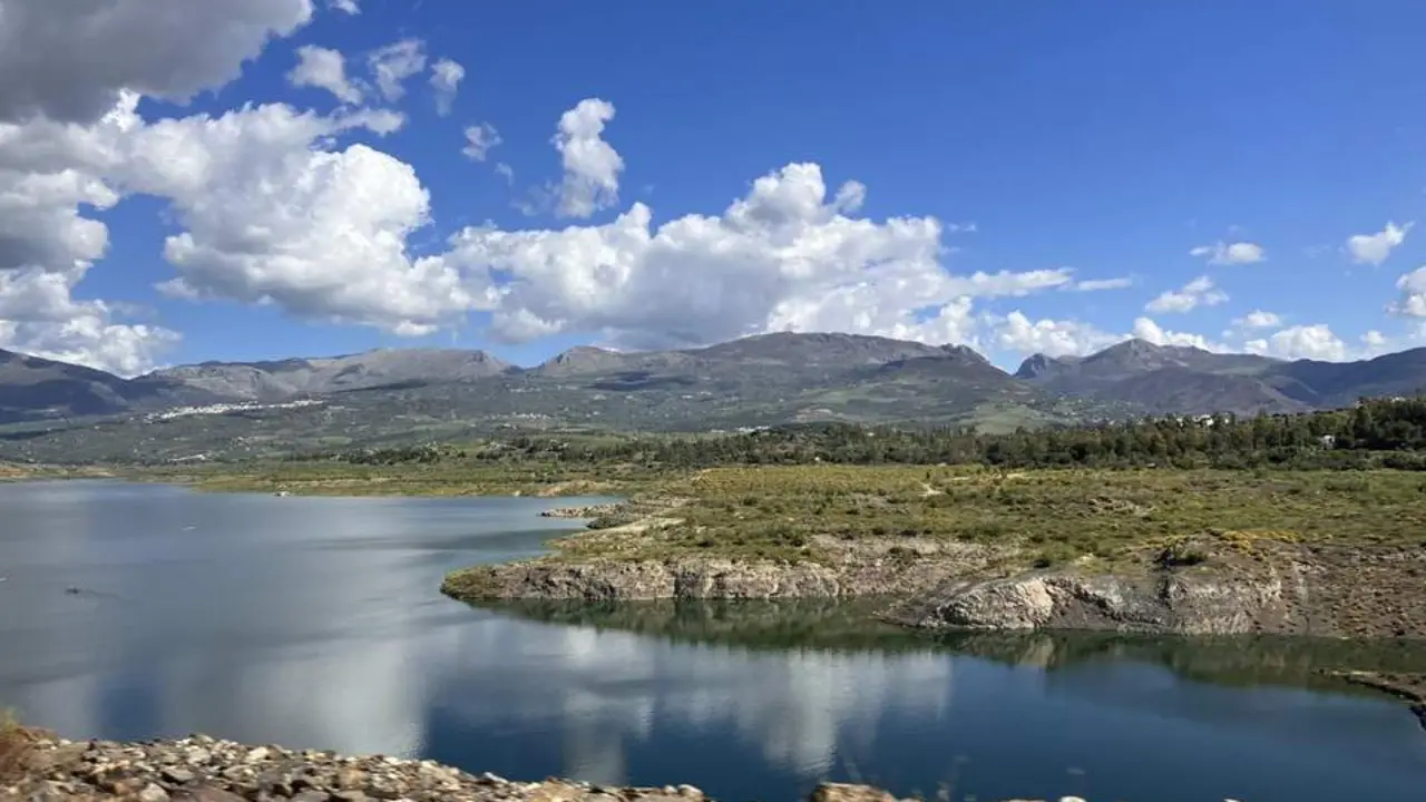 VIsta del Pantano de La Vi&ntilde;uela. - Junta