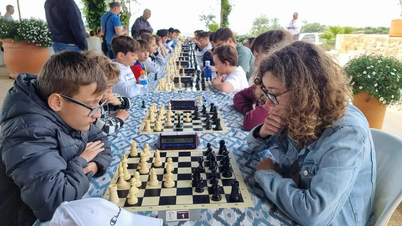 Imagen de uno de los encuentros del club - Club de Ajedrez Rote&ntilde;o