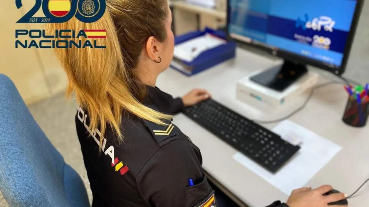 Polic&iacute;a Nacional. - AI