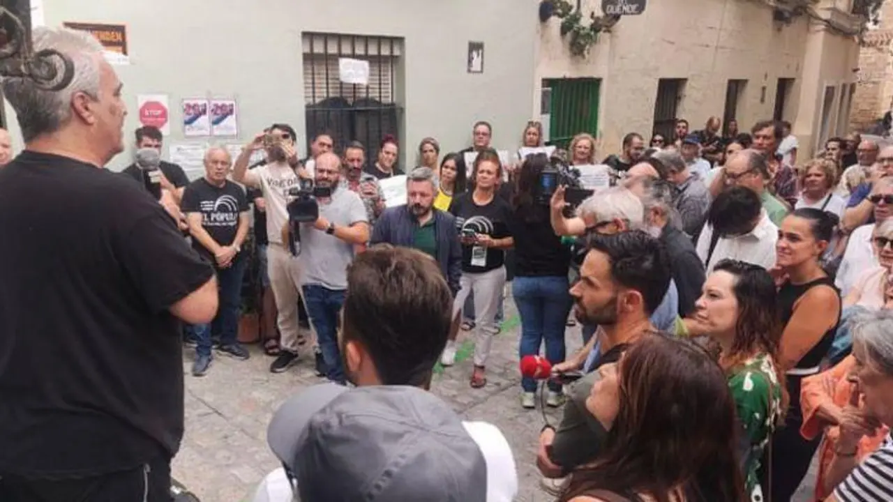 Acto por Mar&iacute;a M&uacute;&ntilde;oz y contra la turistificaci&oacute;n en El P&oacute;pulo. - @ddlacruz7