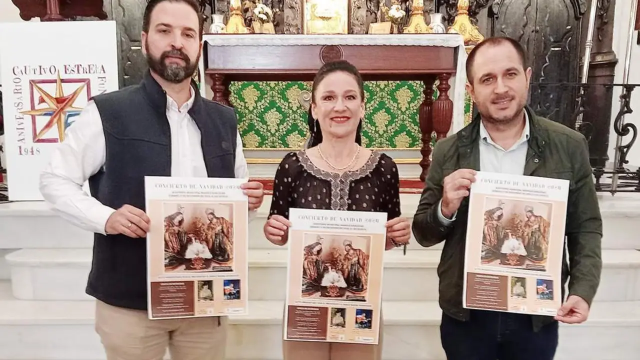 Rafael Ib&aacute;&ntilde;ez, Pacote Pizarro y Ana Troncoso en la presentaci&oacute;n - Ra&uacute;l J. Bustillos