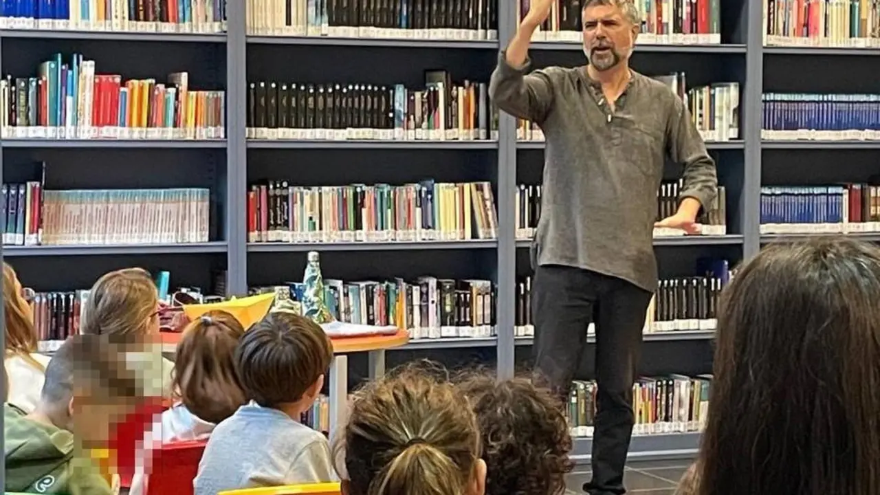 CUENTACUENTOS EN LA BIBLIOTECA. - VIVA