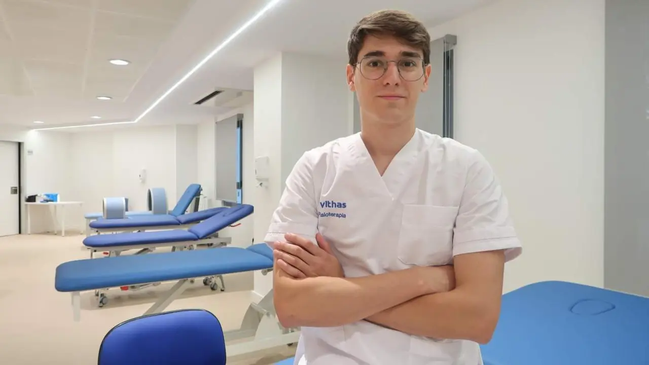 CARLOS JIM&Eacute;NEZ, FISIOTERAPEUTA EN VITHAS NERVI&Oacute;N. - VITHAS