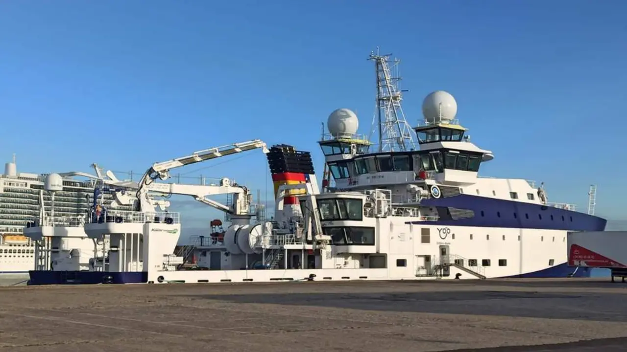 El buque de investigaci&oacute;n Od&oacute;n de Buen, en el Puerto de C&aacute;diz. - VIVA