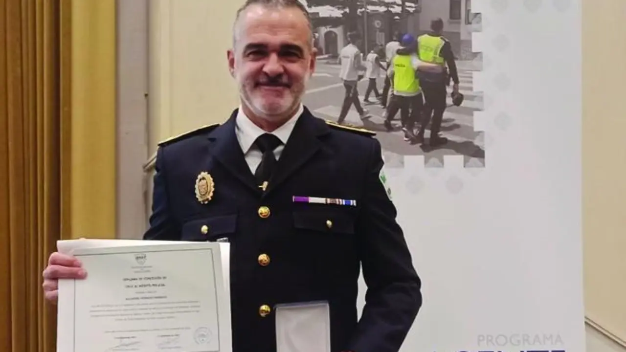 El agente condecorado. - Polic&iacute;a Local