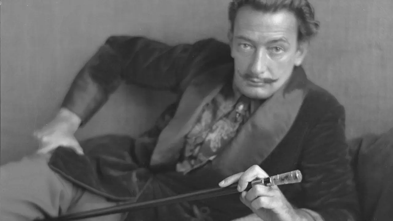 SAKVADIR DAL&Iacute; - 