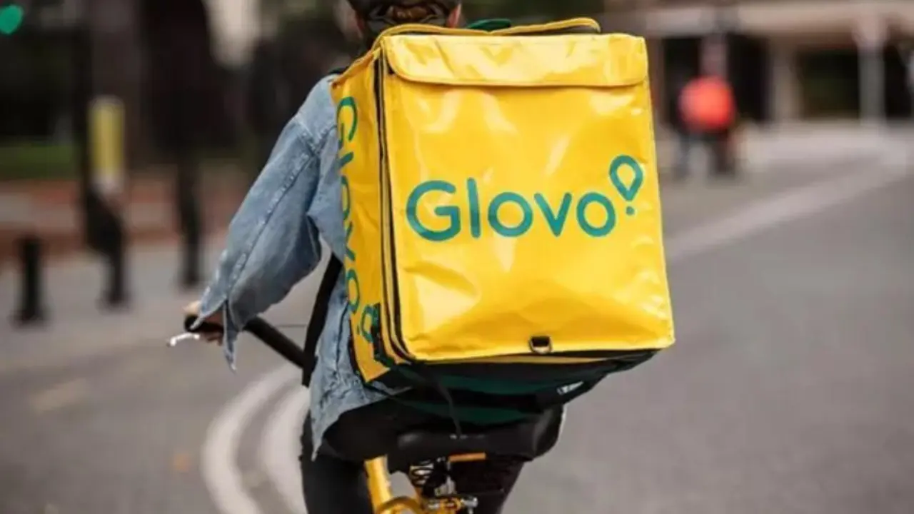 Un repartidor de Glovo. - EP