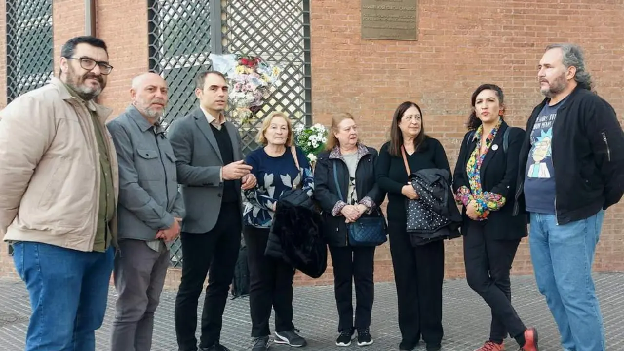 Las hermanas de Caparr&oacute;s con los l&iacute;deres de IU. - VM