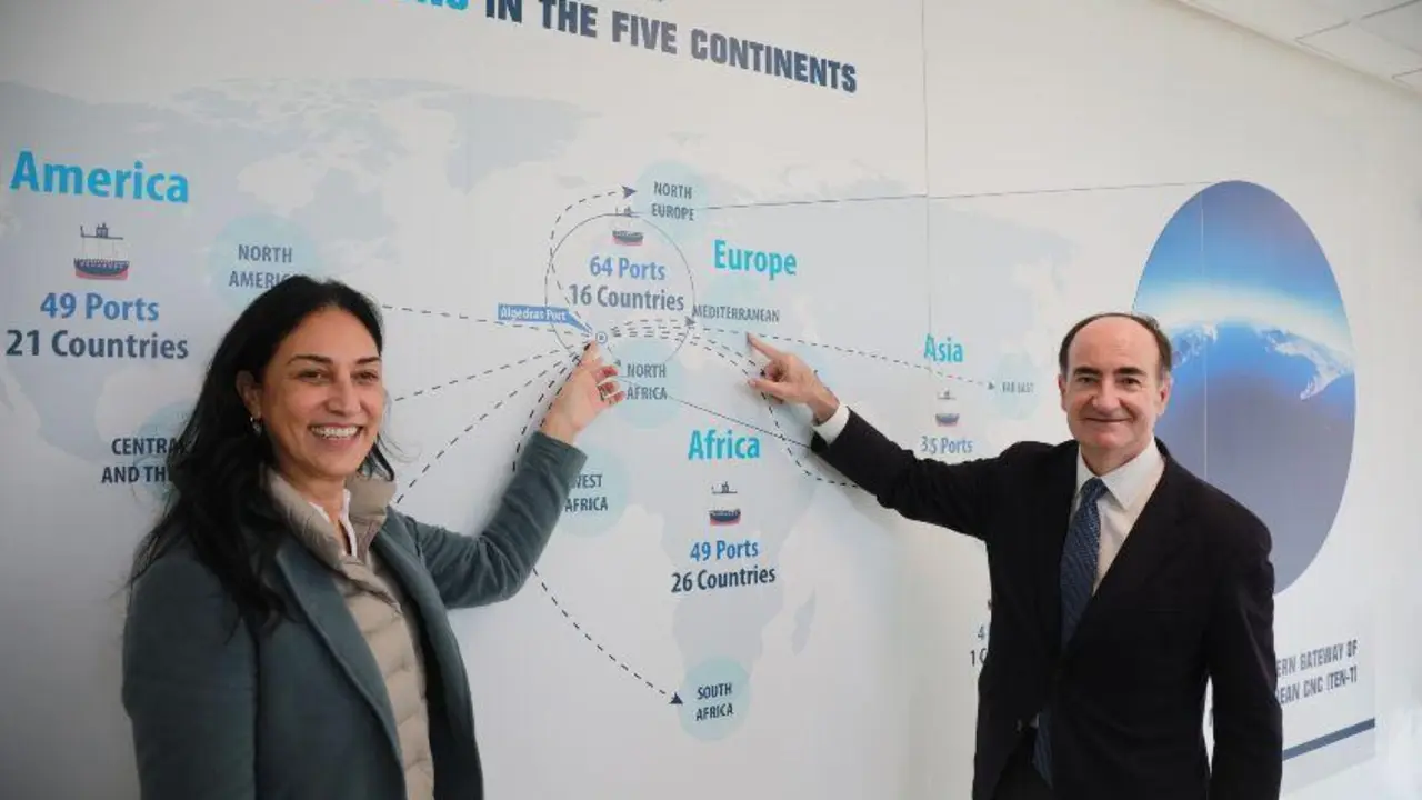 La embajadora turca, en el puerto de Algeciras. - AI