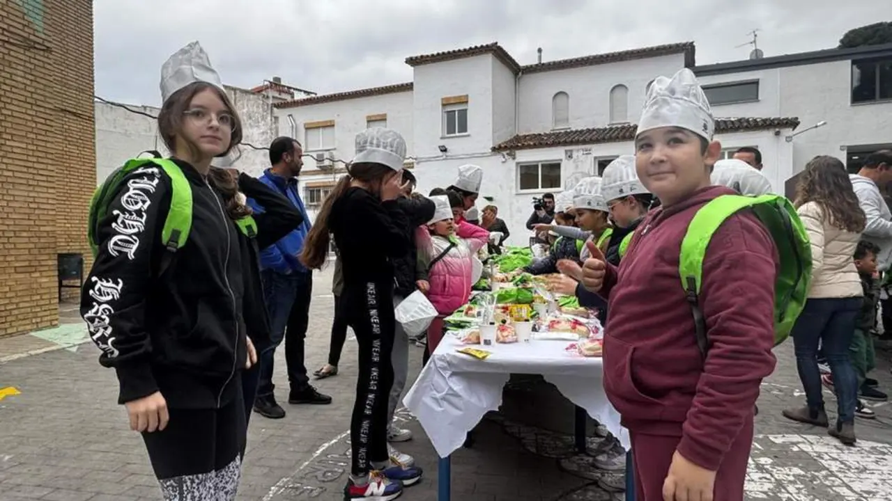 Desayuno saludable en el Colegio Santa Capilla de San Andr&eacute;s. - Esperanza Calzado