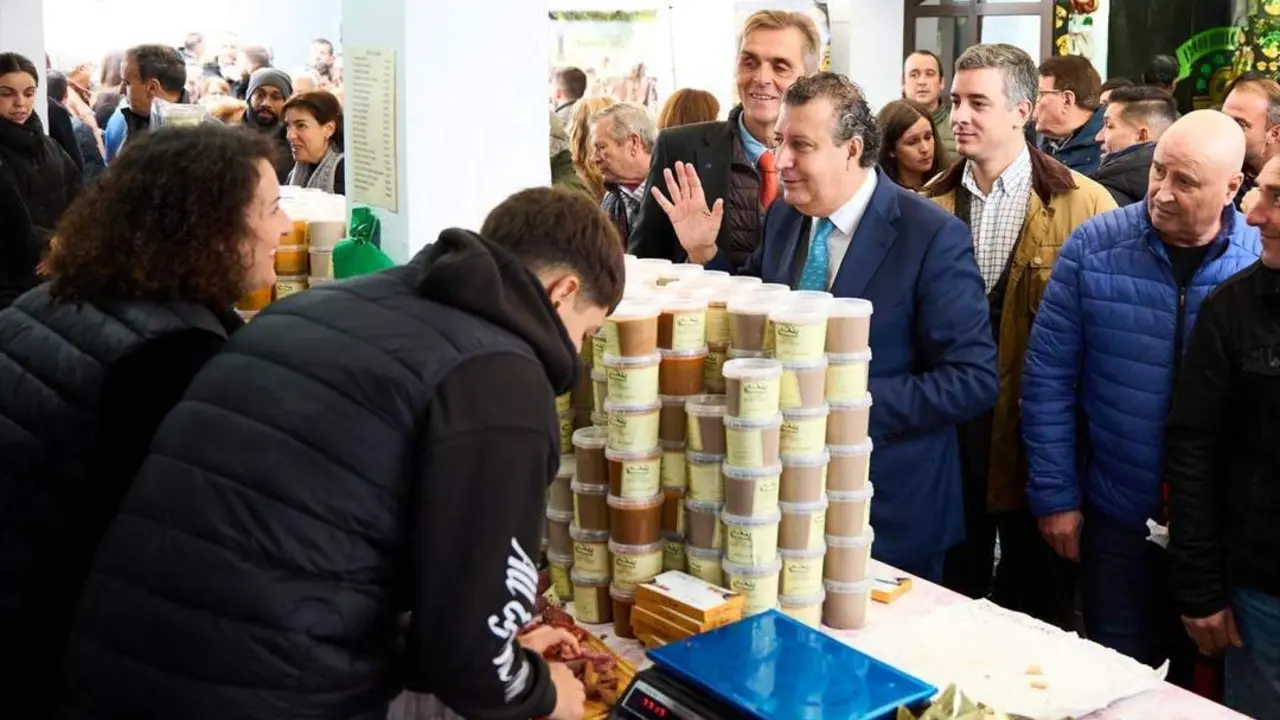 Javier Fern&aacute;ndez en la Feria de Muestras de El Pedroso - DIPUTACI&Oacute;N DE SEVILLA
