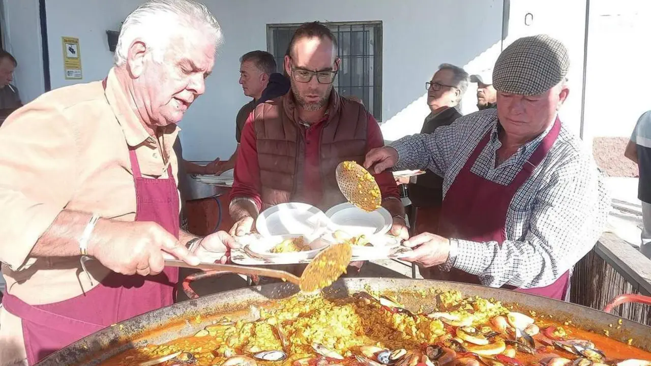 Una gran paella para un gran d&iacute;a en Los Llanos - Ra&uacute;l J. Bustillos