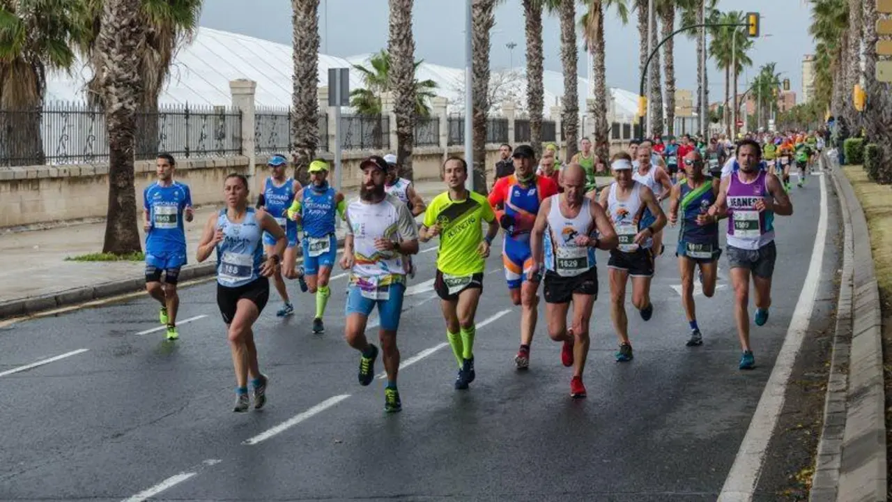 imagen de archivo de la Media Marat&oacute;n de M&aacute;laga - deporte.malaga.eu
