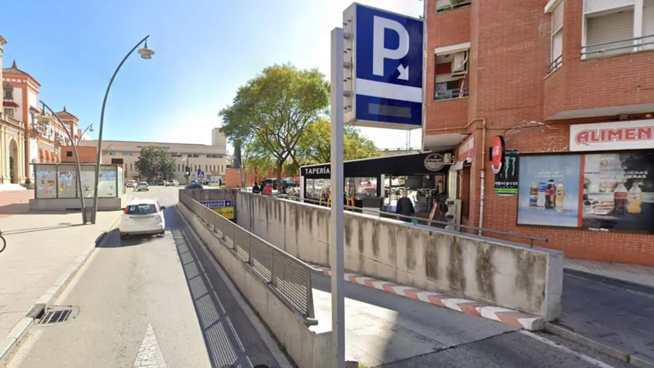 El acceso al Parking de La Estaci&oacute;n - Google Maps