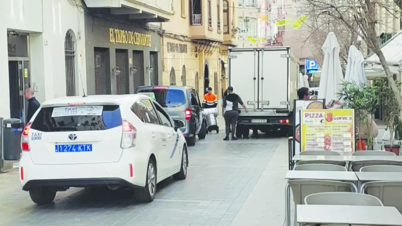 Taxi en el centro de M&aacute;laga. - Arroyo