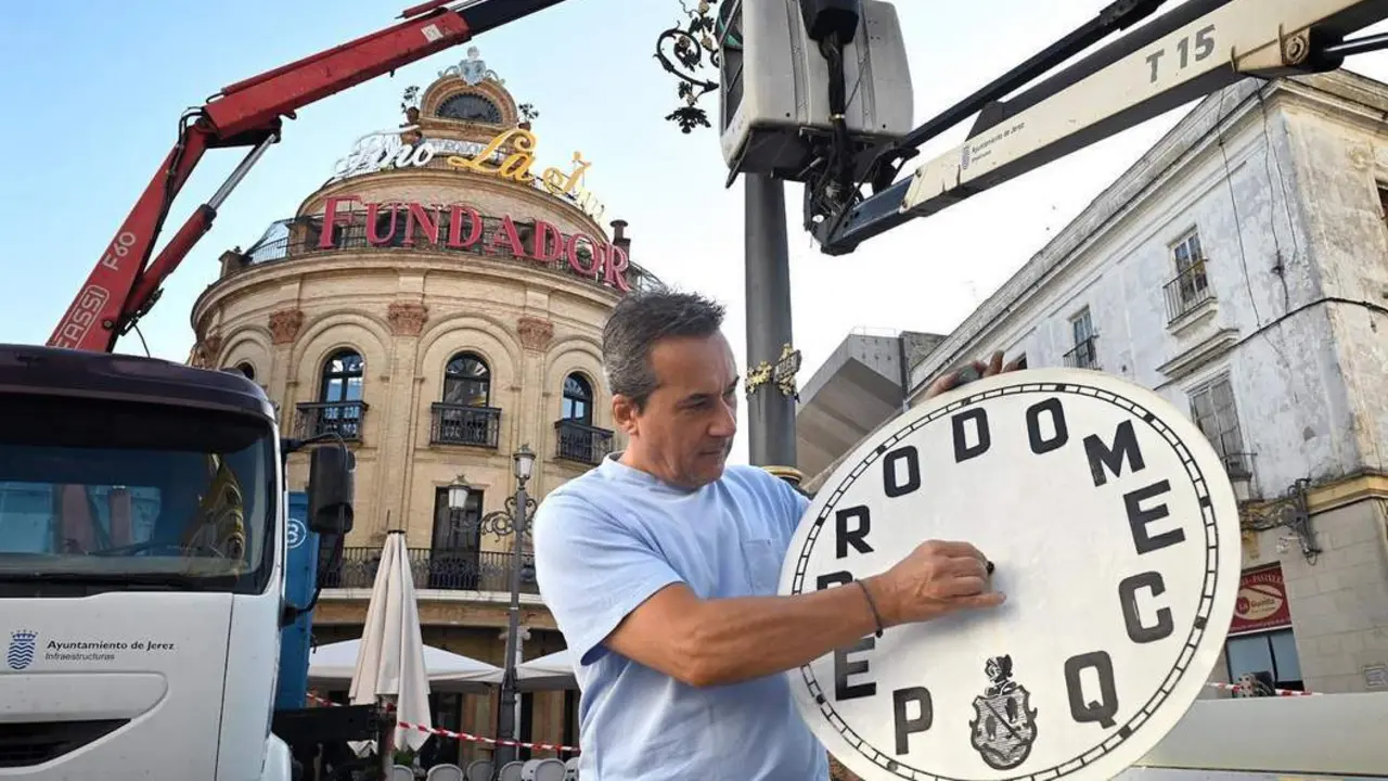 Muestran el hist&oacute;rico reloj.  - Viva