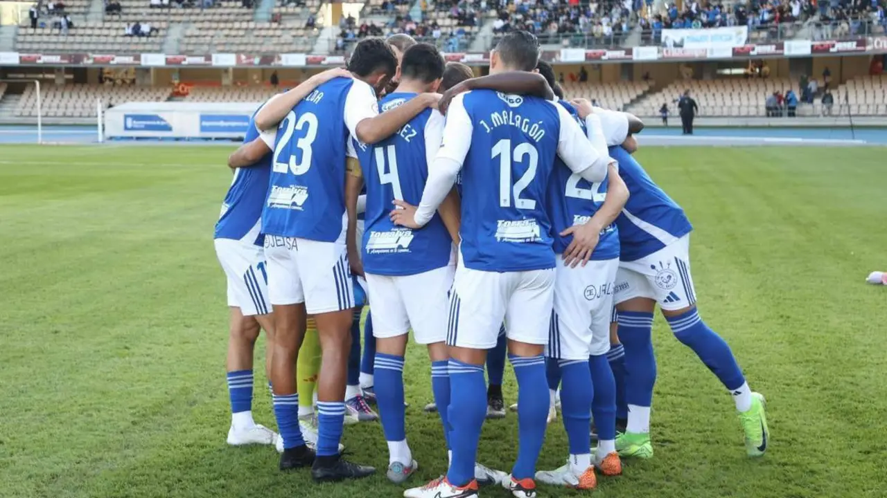 Pi&ntilde;a del Xerez CD en Chap&iacute;n. - Xerez CD/Cristo Garc&iacute;a
