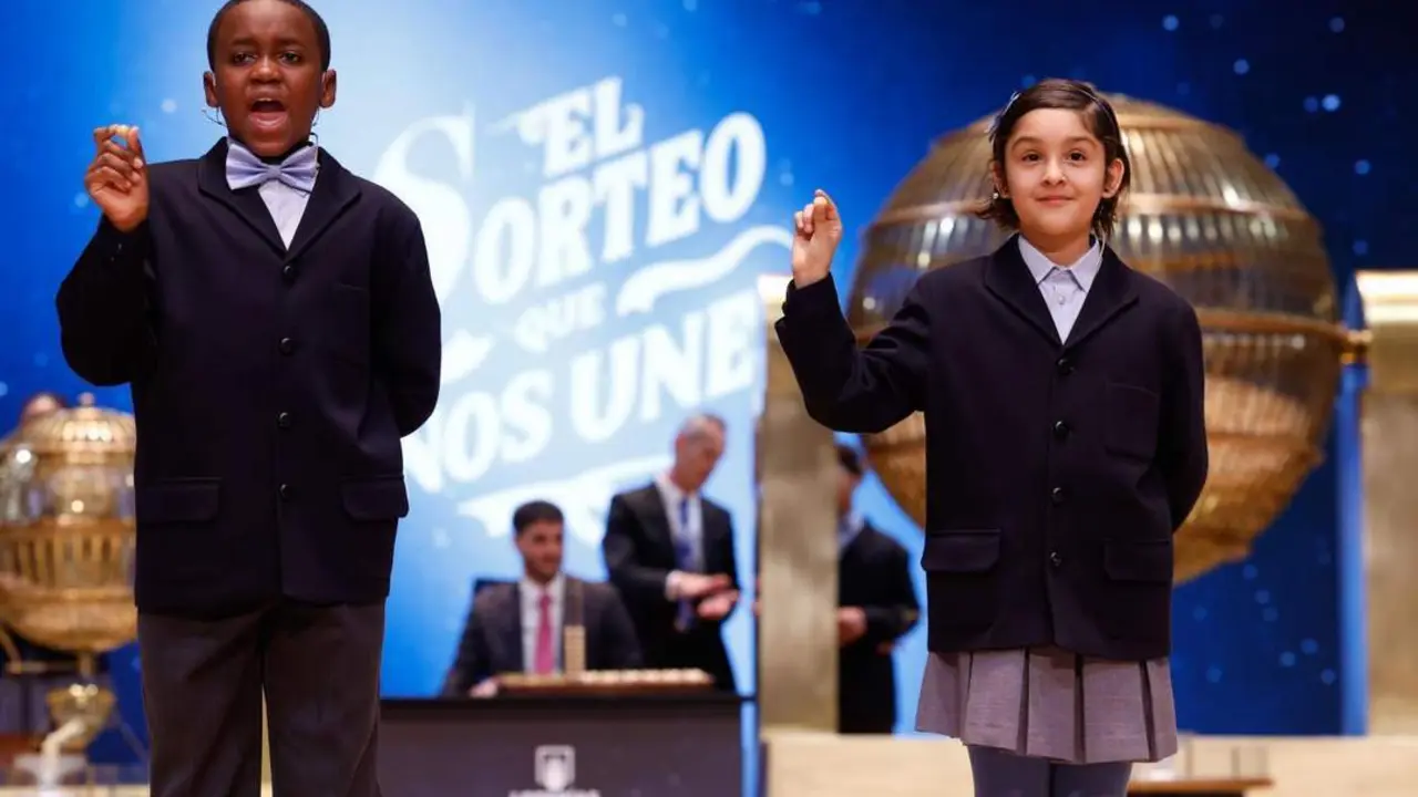 Cantando un cuarto premio. - EFE/Javier Liz&oacute;n
