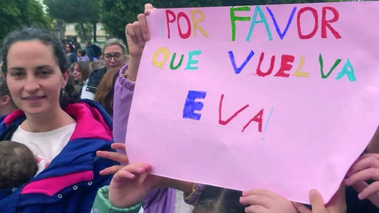 Protesta en el CEIP Tierno Galv&aacute;n por los conserjes. - VIVA