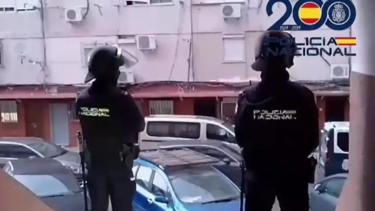 Agentes de la Polic&iacute;a Nacional. - EP.