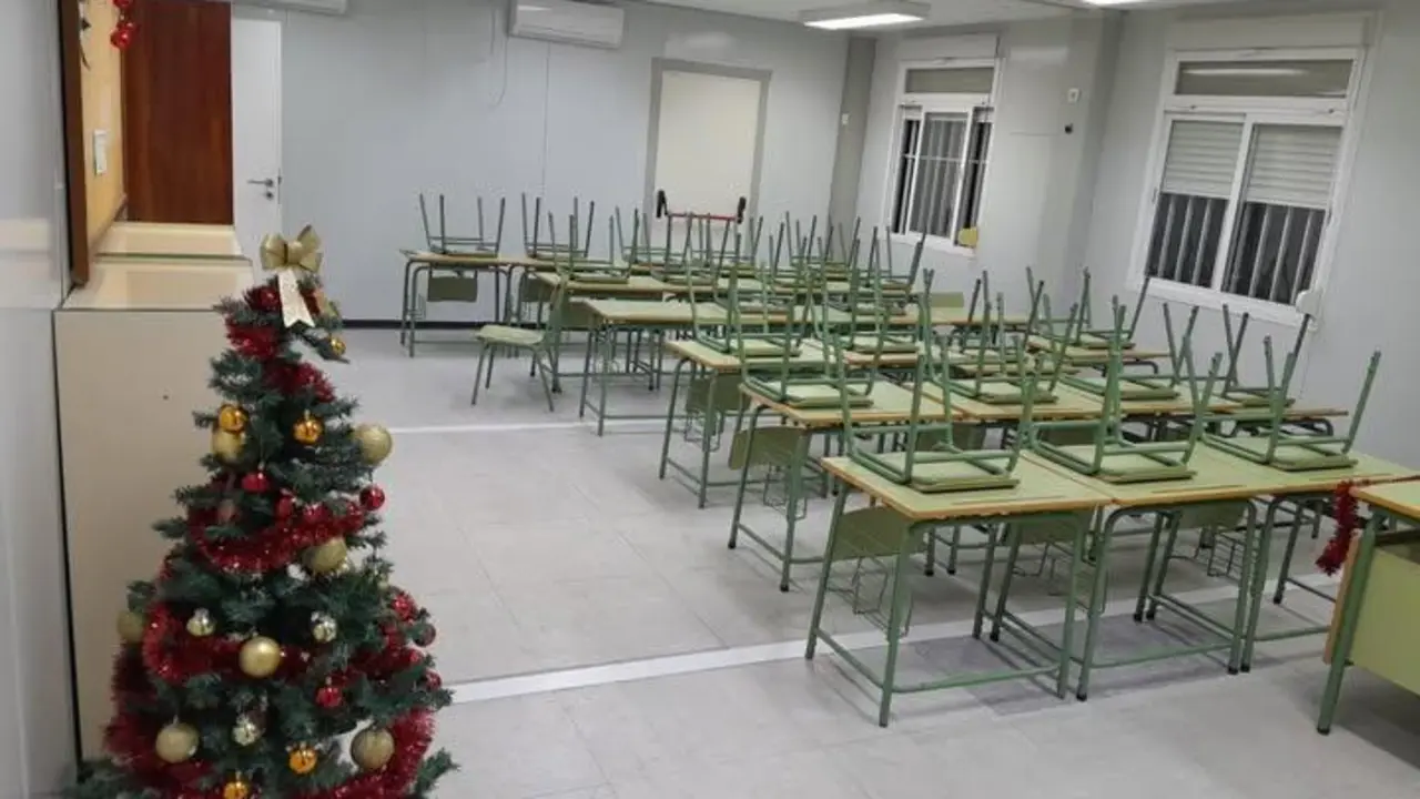 El centro equip&oacute; las prefabricadas antes de irse de vacaciones.  - Informaci&oacute;n