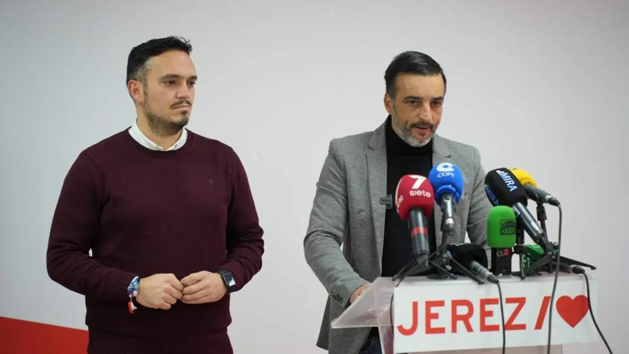 D&iacute;az en rueda de prensa - David Mart&iacute;nez
