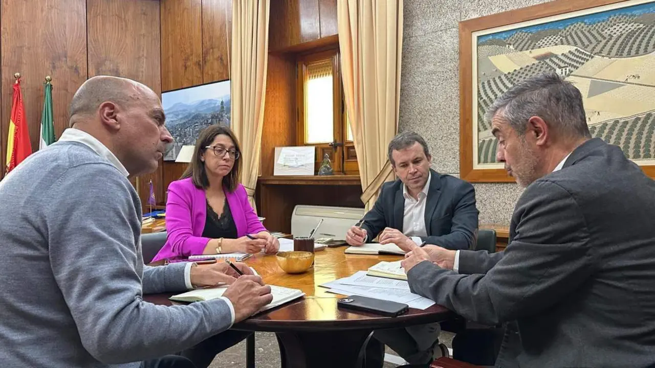 Reuni&oacute;n con el equipo redactor del PGOM. - Ayuntamiento de Ja&eacute;n.