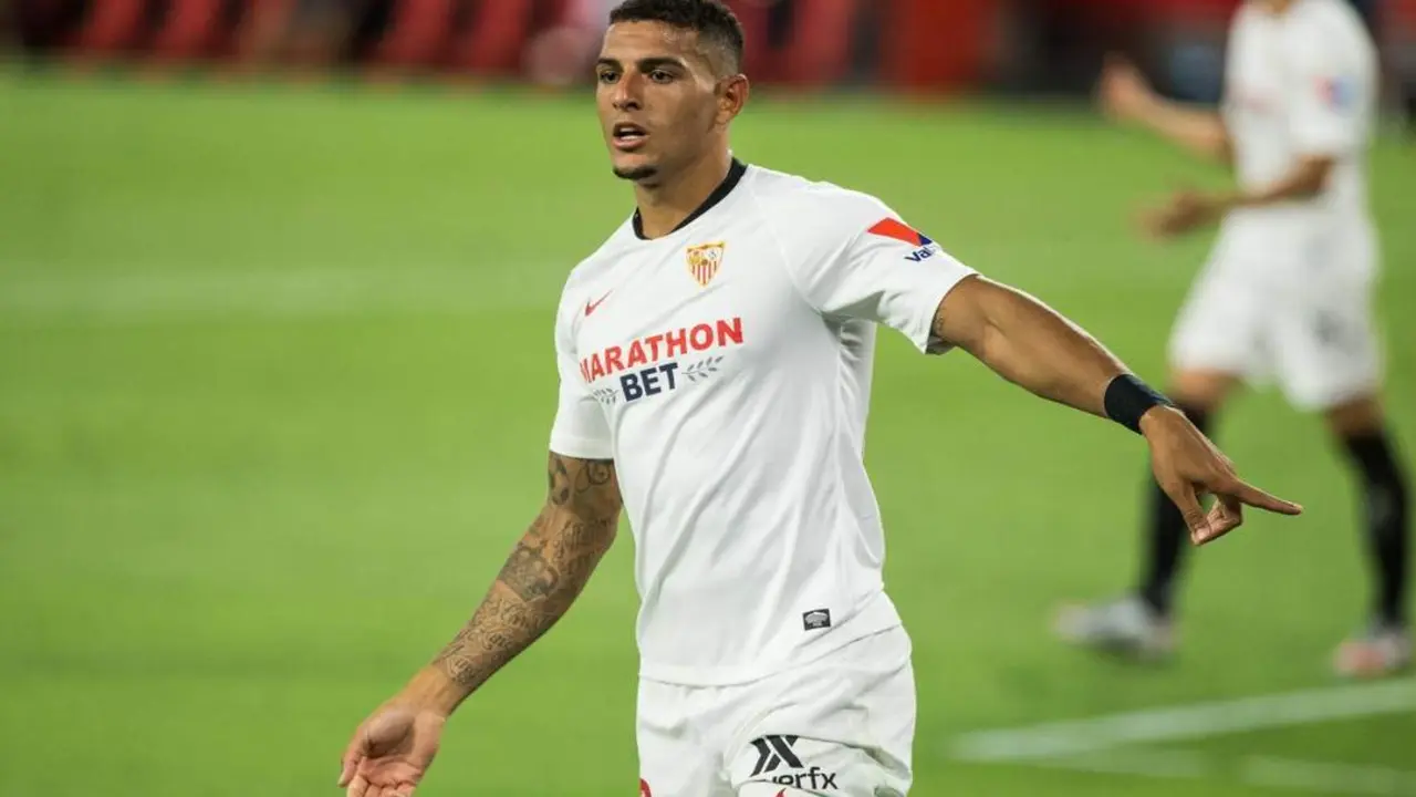 Diego Carlos durante un partido con el Sevilla FC - EP