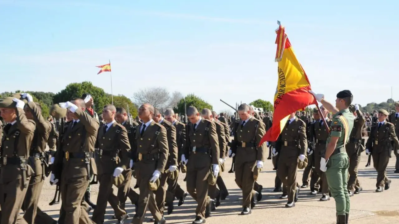 JURA DE BANDERA DEL 2&ordm; CICLO DE 2023 EN EL CEFOT-2. - &Aacute;ngel Gallego.