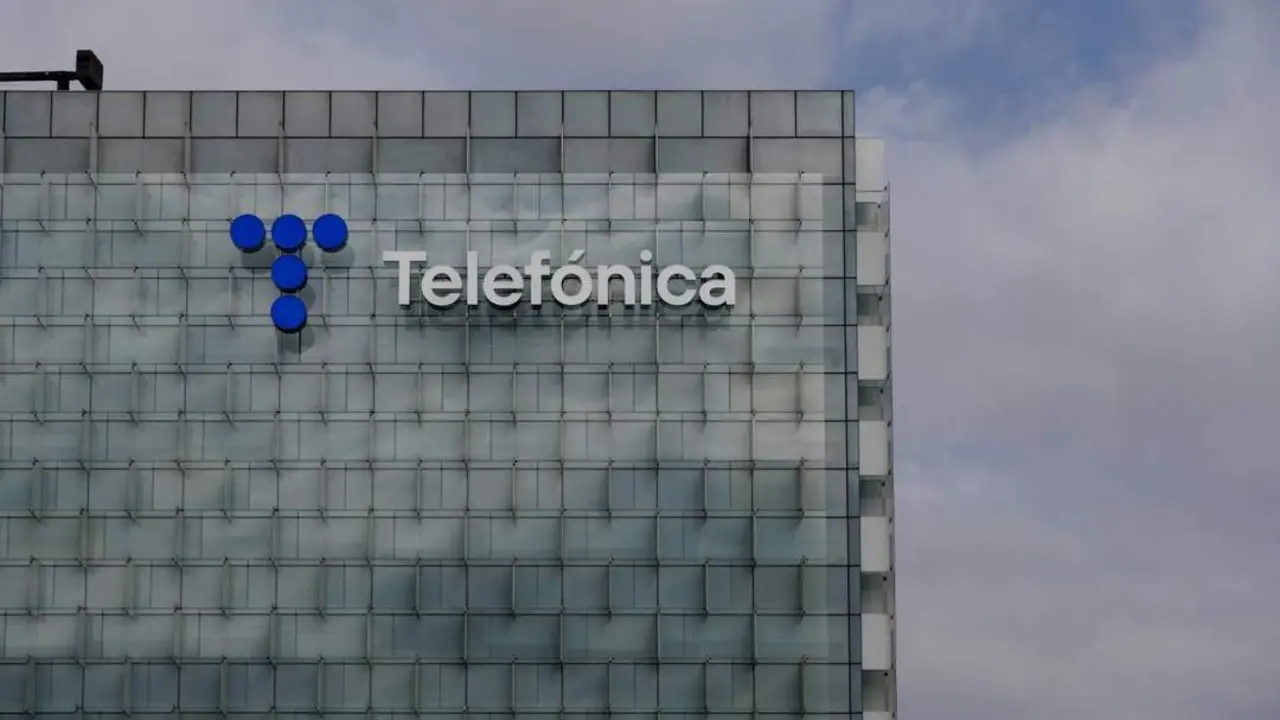 Exterior de la sede de Telef&oacute;nica. - Europa Press