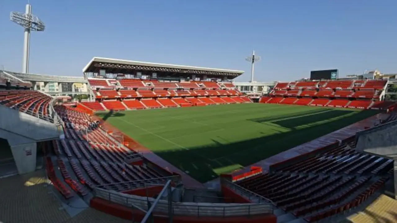 Estadio Nuevo Los C&aacute;rmenes. - Granada CF